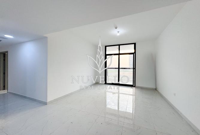 102828300 - Property Image 2