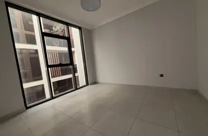 شقة - 2 غرف نوم - 3 حمامات للايجار في الثاني مويلح - تجارية مويلح - الشارقة