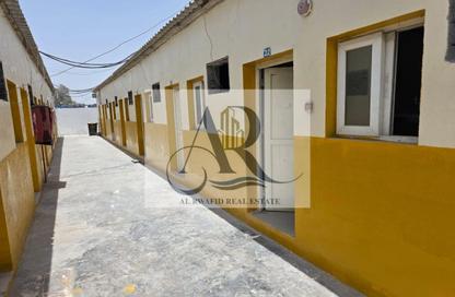 Labor Camp - Studio - 7+ Bathrooms for rent in Al Sajaa S - Al Sajaa - Sharjah