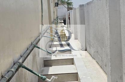 Labor Camp - Studio - 7+ Bathrooms for rent in Al Sajaa S - Al Sajaa - Sharjah