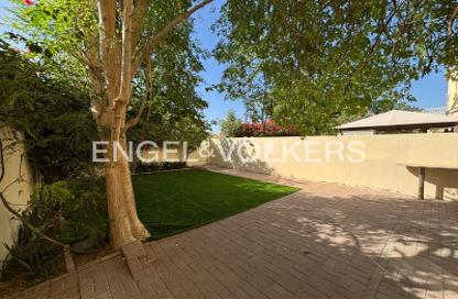 Villa - 2 Bedrooms - 3 Bathrooms for rent in Springs 11 - The Springs - Dubai