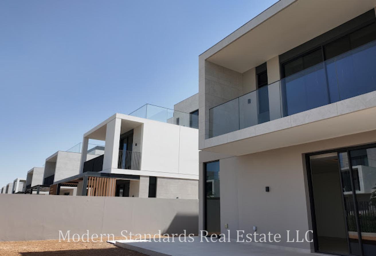 Spacious 4BR Villa | Arabian Ranches 3 Living photo 7