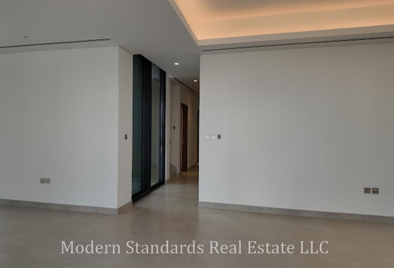 Spacious 4BR Villa | Arabian Ranches 3 Living photo 4