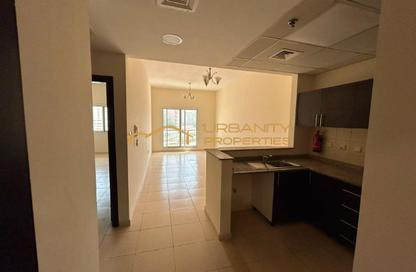 Apartment - 1 Bedroom - 2 Bathrooms for rent in Mazaya 10A - Queue Point - Liwan - Dubai