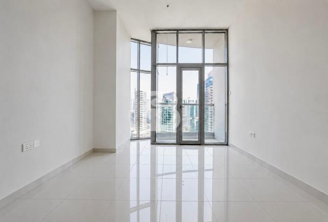 3-bed apartment in Marina Wharf 2 · Vacant · High floor — photo 2