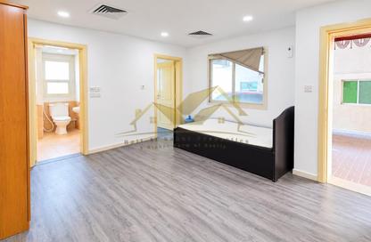 Apartment - Studio - 1 for rent in Al Hamriya - Bur Dubai - Dubai Apartment - Studio - 1 for rent in Al Hamriya - Bur Dubai - Dubai