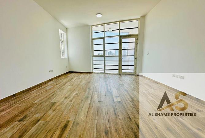99116730 - Property Image 2