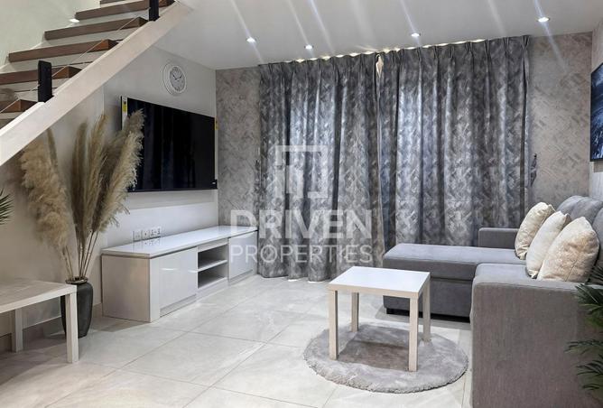 56533273 - Property Main Image