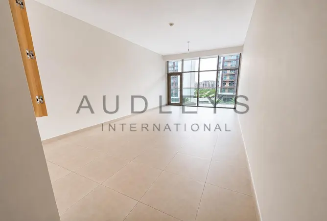 121990437 - Property Image 2