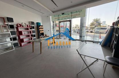 Show Room - Studio - 1 Bathroom for rent in Crystal Plaza - Al Majaz 1 - Al Majaz - Sharjah