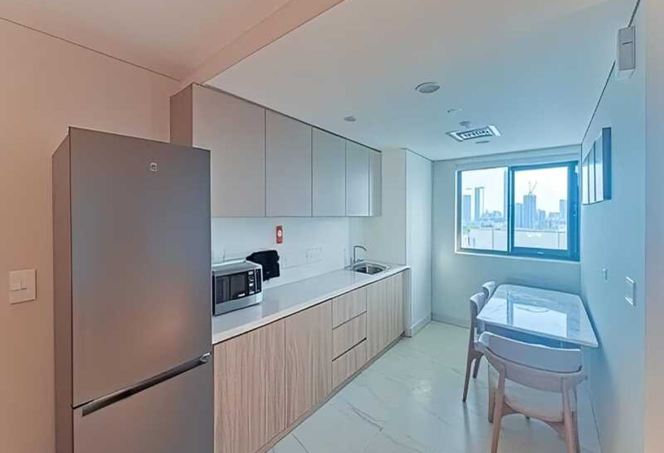PREMIUM UNIT | VACANT | VERY NEGOTIABLE gallery image