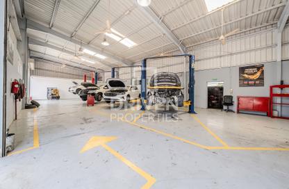 Warehouse - Studio - 7+ Bathrooms for rent in Al Quoz Industrial Area 4 - Al Quoz Industrial Area - Al Quoz - Dubai