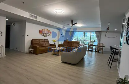 شقة - 3 غرف نوم - 4 حمامات للايجار في الجادة الخامسه - الفرجان - دبي