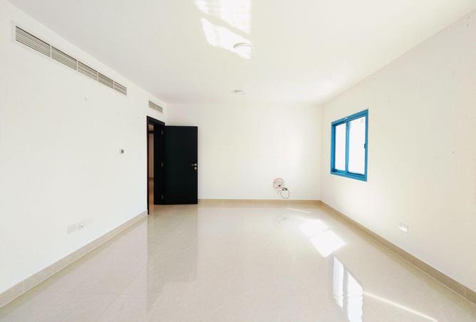 53573819 - Property Image 2