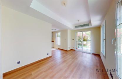 Villa - 2 Bedrooms - 2 Bathrooms for rent in Springs 6 - The Springs - Dubai