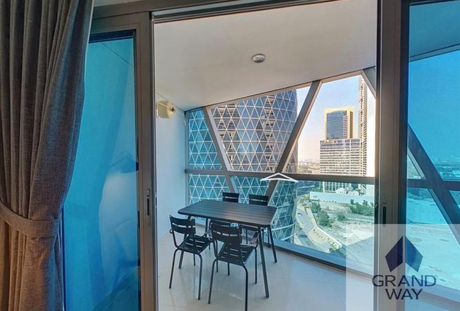 Modern Living I Stylish Home I Prime Location photo 3