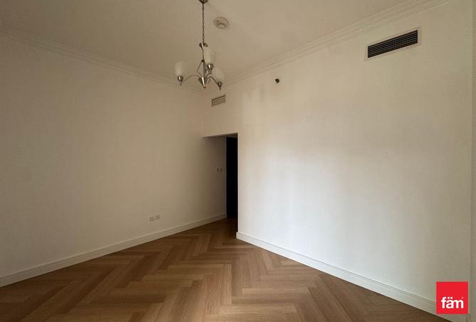 74231584 - Property Image 3