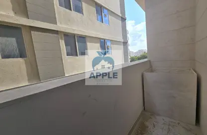 شقة - غرفة نوم - 2 حمامات للايجار في الزاهية - تجارية مويلح - الشارقة