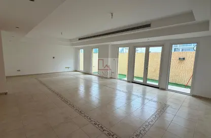 فيلا - 4 غرف نوم - 5 حمامات للايجار في مركز أبوظبي الوطني للمعارض - شارع الخليج العربي - البطين - أبوظبي