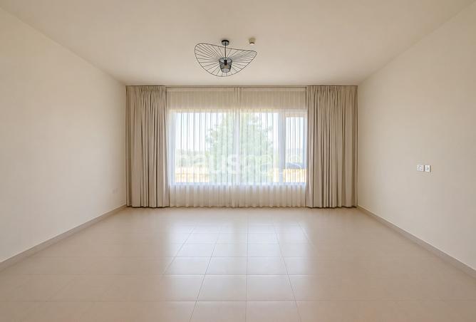 121987205 - Property Image 3
