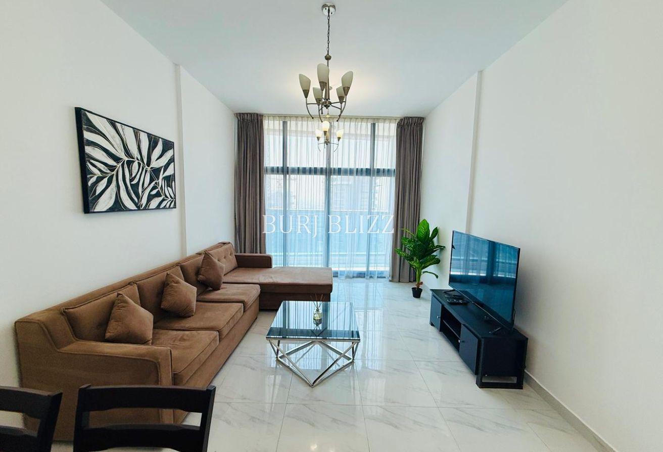 1BR Home | Huge Layout | Bright Interiors photo 4