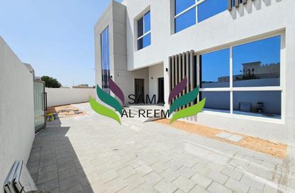 Villa - 5 - 6 for rent in Umm Suqeim 1 Villas - Umm Suqeim 1 - Umm Suqeim - Dubai