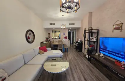 شقة - 2 غرف نوم - 4 حمامات للبيع في الخريف 2 - شقق الخريف - سيزون كوميونيتي - منطقة 15 - قرية جميرا الدائرية - دبي