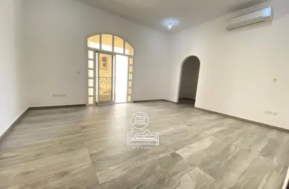 شقة - 3 غرف نوم - 3 حمامات للايجار في مدينة الرياض - أبوظبي