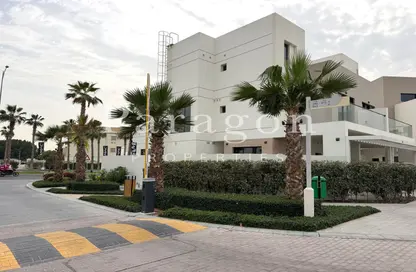 تاون هاوس - 6 غرف نوم - 7 حمامات للايجار في جرين وودز - داماك هيلز - دبي