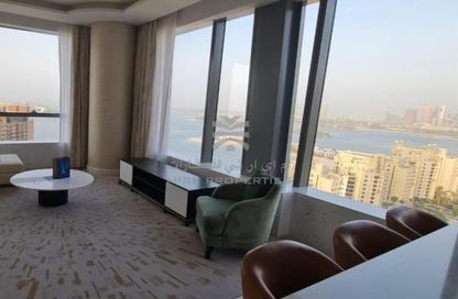 Apartment - 1 Bedroom - 2 Bathrooms for sale in The Palm Tower - Palm Jumeirah - Dubai
