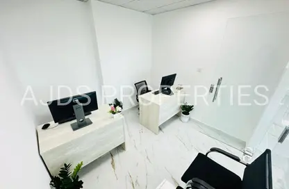 مكتب - غرفة نوم - 1 حمام للايجار في فاطمه محمد احمد بن سليمان - الرفاعة - بر دبي - دبي