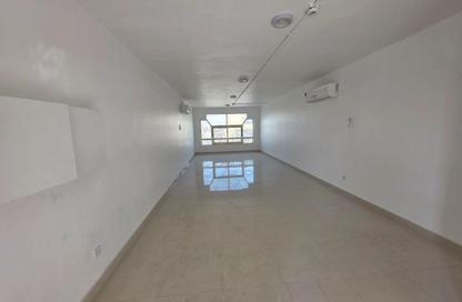 Office Space - 1 Bedroom for rent in Mussafah Industrial Area - Mussafah - Abu Dhabi Office Space - 1 Bedroom for rent in Mussafah Industrial Area - Mussafah - Abu Dhabi