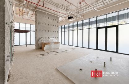 Shop - Studio for rent in SOL Bay - Business Bay - Dubai