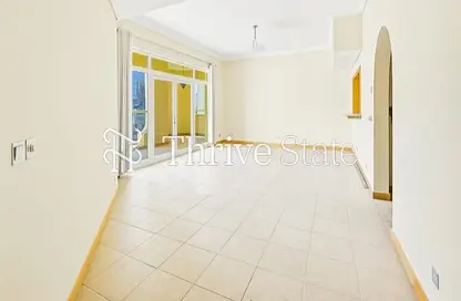 Apartment - 2 Bedrooms - 3 Bathrooms for rent in Al Das - Shoreline Apartments - Palm Jumeirah - Dubai