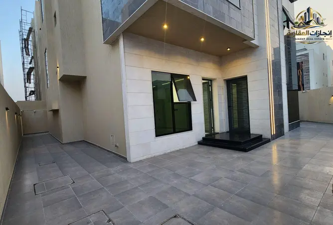 148625302 - Property Image 3