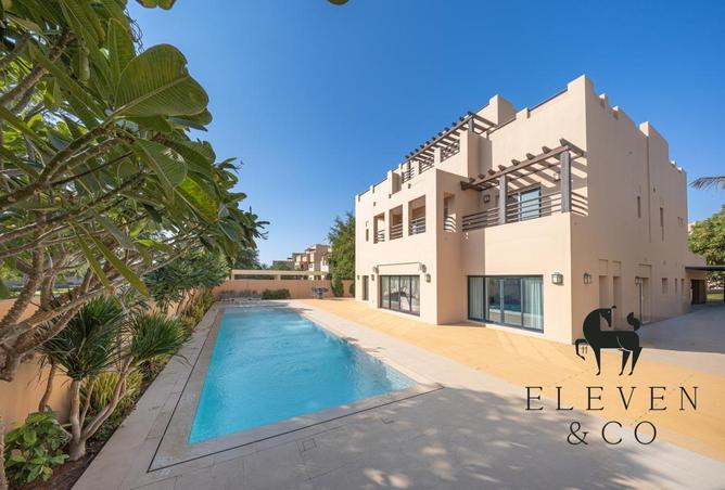 Excellent location | 6 Bedroom | Large Plot