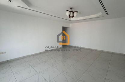 Apartment - 3 - 5 for rent in Al Majaz 3 - Al Majaz - Sharjah