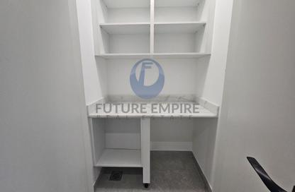 Apartment - 1 Bedroom - 2 Bathrooms for rent in Dubai Healthcare City - Bur Dubai - Dubai