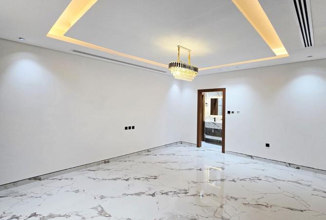 117723858 - Property Image 2