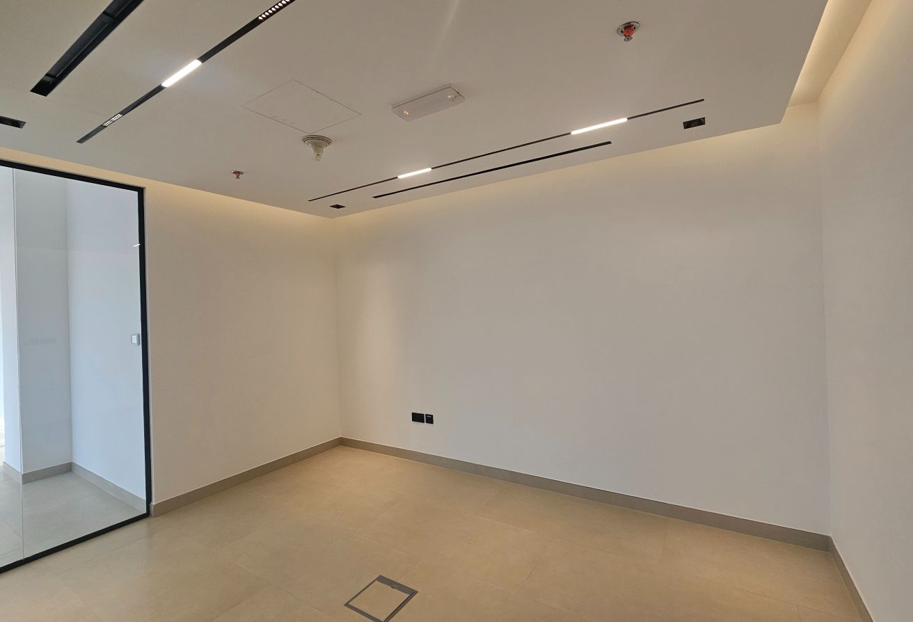 Studio office space in I Rise Tower, Barsha Heights (Tecom): 5