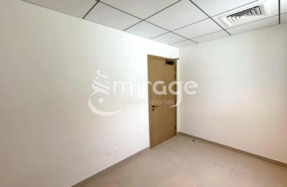 Townhouse - 2 - 3 for sale in Bloom Living - Zayed City (Khalifa City C) - Khalifa City - Abu Dhabi