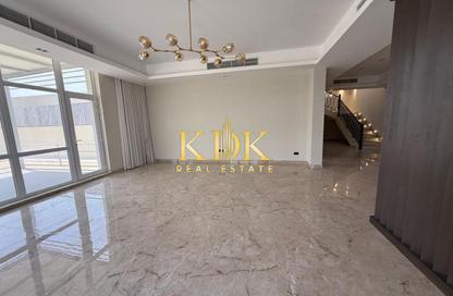 Villa - 4 Bedrooms - 5 Bathrooms for rent in Al Aweer 1 - Al Aweer - Dubai