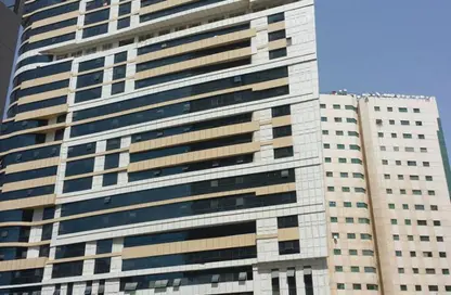 Apartment - 3 Bedrooms - 3 Bathrooms for rent in Canal Star Tower - Al Majaz 3 - Al Majaz - Sharjah