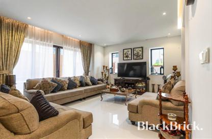 Villa - 5 - 5 for sale in Bloomingdale - Dubai Sports City - Dubai
