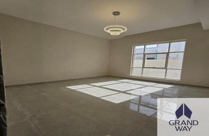 Villa - 4 Bedrooms - 4 Bathrooms for rent in Al Aweer 1 - Al Aweer - Dubai