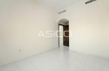 Apartment - 1 Bedroom - 2 Bathrooms for rent in Sultan Lootah Building - Al Muraqqabat - Deira - Dubai Apartment - 1 Bedroom - 2 Bathrooms for rent in Sultan Lootah Building - Al Muraqqabat - Deira - Dubai