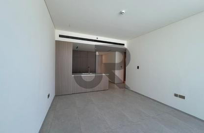 Apartment - 2 - 2 for rent in Binghatti Ivory - Dubai Healthcare City 2 - Al Jaddaf - Dubai