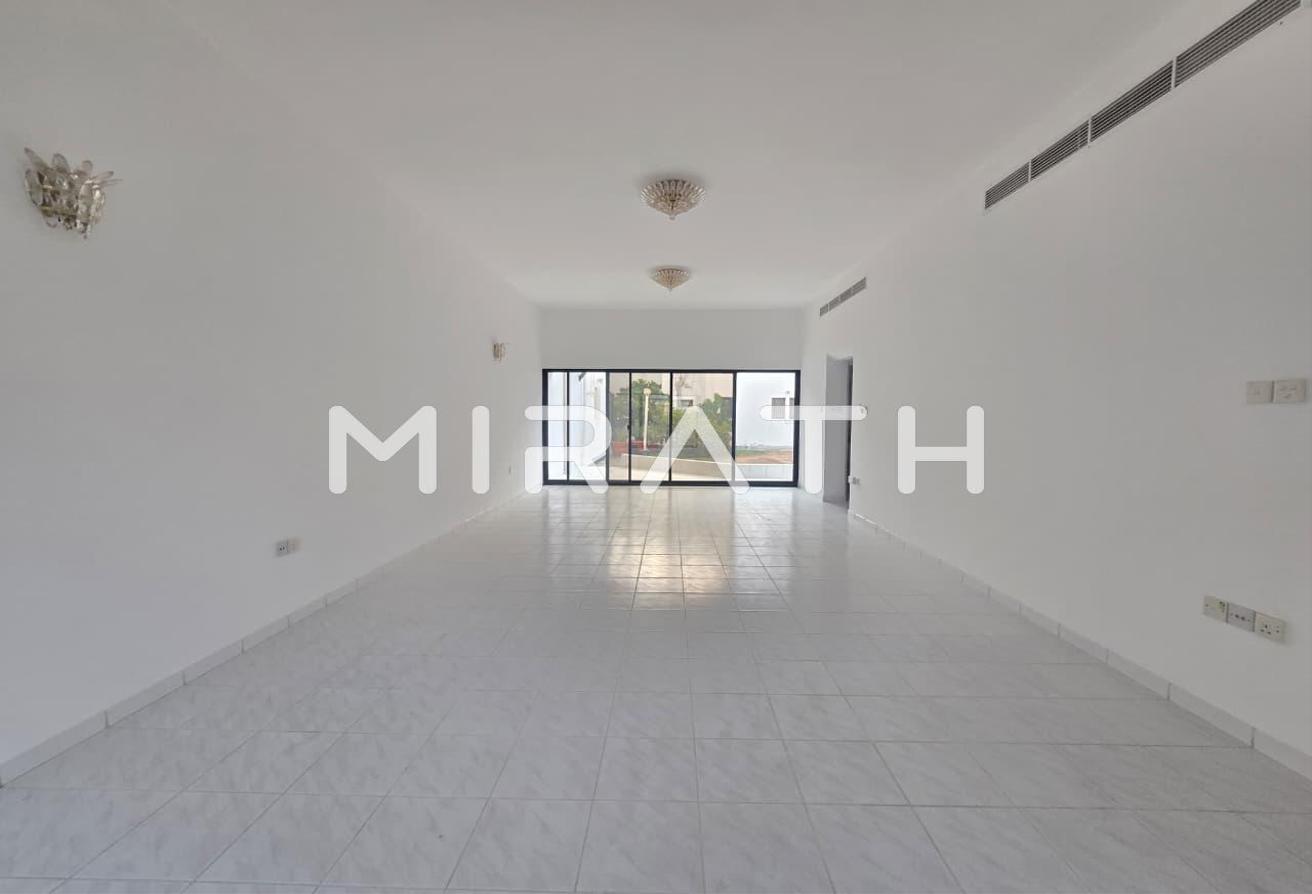 SPACIOUS VILLA WITH PRIVATE GARDEN & POOL photo 2