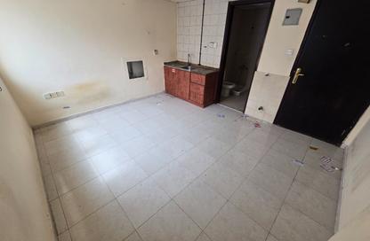 Apartment - Studio - 1 Bathroom for rent in Fire Station Road - Muwaileh - Sharjah