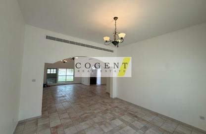 Villa - 4 - 4 for rent in Umm Suqeim 1 Villas - Umm Suqeim 1 - Umm Suqeim - Dubai Villa - 4 - 4 for rent in Umm Suqeim 1 Villas - Umm Suqeim 1 - Umm Suqeim - Dubai